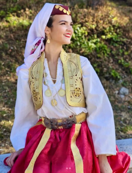 Македонско девојче